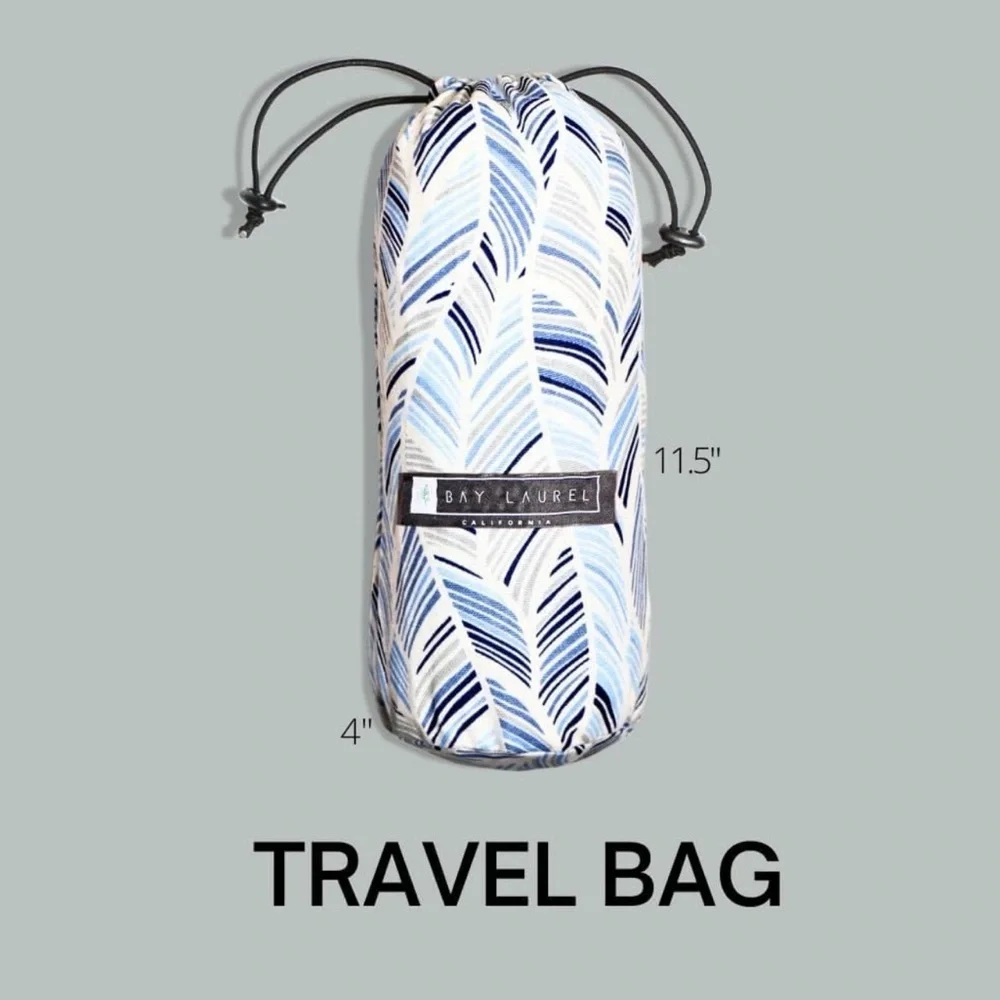 Bay Laurel brand Gray/White Striped Turkish sand free Towel & Carry Bag NWOT